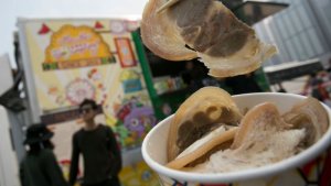 Ubushinwa: Umugabo yaciwe muri resitora yo kwiyarurira kubera kurya byinshi 'agateza igihombo' nyirayo