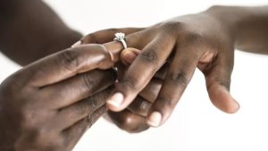 Nigeria: Umusirikare w'umukobwa yahanwe kubera kwemera gutererwa ivi yambaye imyenda ya gisirikare