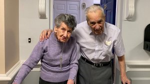 Umukecuru n'umusaza bakoze isabukuru y'imyaka 81 bamaze babana[Inkuru yabo iratangaje]