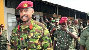 Lt Gen Muhoozi yatangaje ko yiteguye kwinjira muri DRC ubwe akarwanya ADF