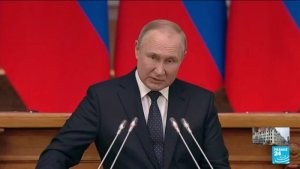 Putin yaburiye ibihugu biri kwivanga mu ntambara yabo na Ukraine