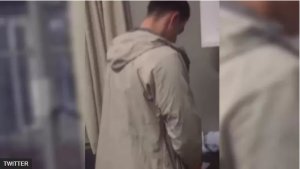 Ironda ruhu muri Afurika y'Epfo:Umuzungu yafashwe yihagarika mu byombo by'umwirabura