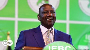 "Ndahamagara Raila Odinga tuvugane uko tugiye kuzakorana"-William Ruto