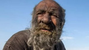 Umugabo wari umaze imyaka irenga 50 adakaraba yapfuye ku myaka 94 amaze kubikora