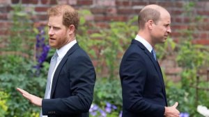 Prince Harry 'yanditse igitabo avuga ukuntu yakubiswe na mukuru we'