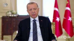Turkia: Perezida Erdogan yafashwe n'uburwayi ari kwiyamamaza kuri TV