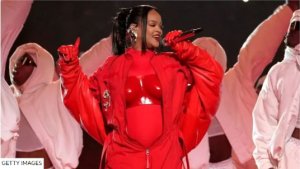 Rihanna na Fenty Beauty ye imugize umuherwe w'umugore mu bambere muri America