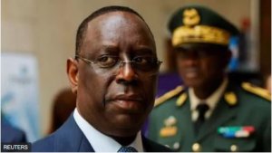 Senegal :Prez.Macky Sall yitezwe gutangaza niba aziyamamariza manda ya gatatu