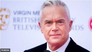Umunyamakuru Huw Edwards wa BBC ari mu bitaro nyuma yo gushinjwa