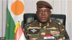 Niger: Agatsiko kahiritse ubutegetsi kihaye inzibacyuho y'imyaka itatu