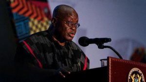 Ghana: Minisiteri y'imari yaburiye perezida ngo ntasinye itegeko rihana abatinganyi