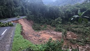 Nyamasheke: Imvura yatumye umuhanda werekeza i Rusizi ugenda igice kimwe