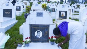 Abadepite basabye leta gukemura ikibazo cyo gushyingura ku giciro gihenze