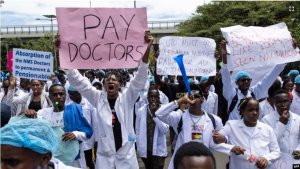 Abakozi bakora mu Buvuzi muri Kenya Bahagaritse Imyigaragambyo 