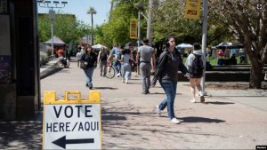 USA: Abaturage begereje amatora bahangayikishijwe na Demokarasi kurusha Abimukira n'ubukungu