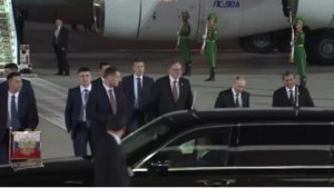 Putin yageze muri Turkmenistan, Ukraine isaba ko atabwa muri yombi