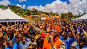 Senderi arakora bucece kuko ‘ataririmbye yakwicwa n'inzara'