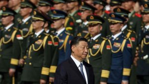 China: Abasirikare bakuru basaga 10 bamaze guhagarikwa kubera ruswa