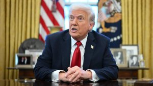 Perezida wa Amerika Donald Trump yakorewe ibizamini by'ubuzima harimo n'ubwo mu mutwe