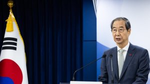 Uwari wagizwe Perezida w'agateganyo wa Korea y'Epfo nawe yeguye