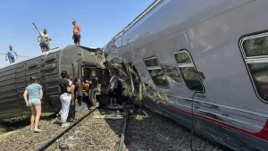 U Burusiya: Ikiraro cyagwiriye gari ya moshi hapfa barindwi