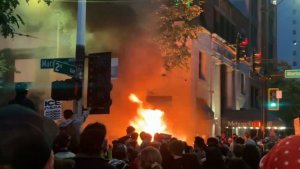 Imyigaragambyo yakwirakwiye henshi muri Amerika, Bill Clinton anenga Trump