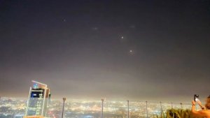 Iran yagabye ibitero ku birindiro by'ingabo za Amerika muri Qatar na Iraq