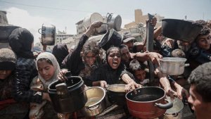 Israel yasabwe korohereza imodoka zitwara ibiribwa bijyanwa muri Gaza