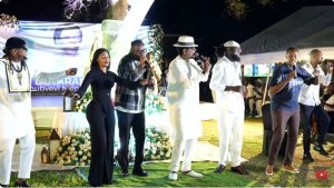 Abahanzi 8 bahuriye mu ndirimbo yo guha icyubahiro umubyeyi wa Massamba Intore witabye Imana