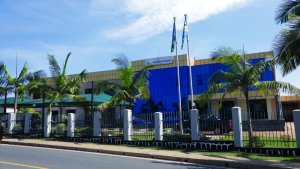 Abitwaje intwaro gakondo bateye abaturage ku manywa y'ihangu