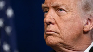 Trump yahinyuje abakemangwa ku buzima bwe, ashimangira ko ahagaze bwuma