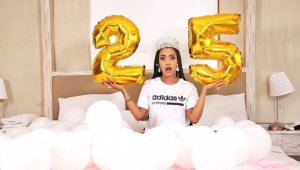 Tanasha Donna n'uburakari bwinshi yibasiye abafana binjiriye ibirori bye bagasangiza amashusho ye ku mbuga