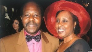 Umugore wa Rusesabagina yatakambiye USA ngo itegeke u Rwanda rurekure umugabo we