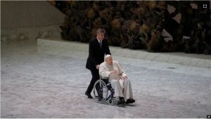 Papa Fransisiko ntakigiye muri Libani kubera uburwayi, gusa kuza muri DRC byo birakomeza