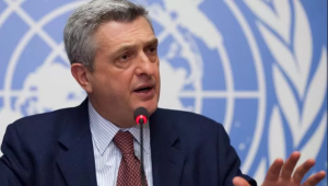 Umukuru wa UNHCR yanenze UK ko yananiwe kwita ku bimukira ikabaha u Rwanda