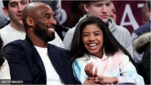 Umugore wa Kobe Bryant yagenewe akayabo kubera amafoto y'impanuka