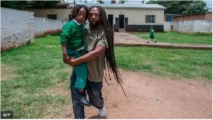 Urukiko rwa Malawi rwategetse amashuri kwakira abana bafite imisatsi inzwi nk'iyaba rasta