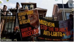 Museveni yaritsize ku itegeko aherutse gusinya rikumira Abatinganyi