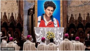 Papa yaciriye inzira umuhungu 'umenyekanisha Imana' ngo abe umutagatifu