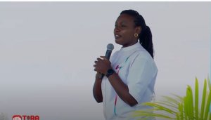 Ayoboye Minisiteri yajyaga ajyamo agiye kurya umunyenga muri Lift(ascenseur) yayo - Ishimwe rya Irere