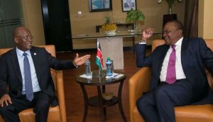 Indege yari itwaye intumwa za Uhuru mu muhango wo gushyingura Mkapa yakatiye mu kirere isubira i Nairobi