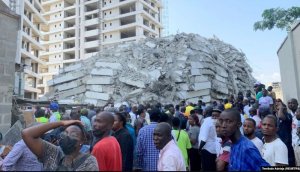 Nigeria: Igorofa rigeretse inshuro 22 ryagwiriye abakozi basaga 100 baryubakaga