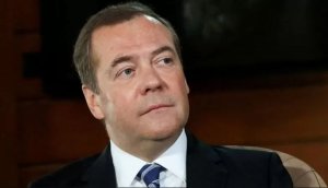 Dmitry Medvedev wayoboye Uburusiya yabwiye amagambo akomeye ibihugu biri kubafatira ibihano