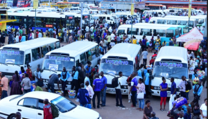 Ikibazo cy'ubucye bw'imodoka zitwara abagenzi muri Kigali cyongeye gukurura impaka