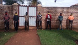 Kamonyi: Polisi yafashe abantu 7 bashinjwa kwiba bitwaje intwaro zirimo imipanga