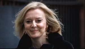 Abasirikare ba UK 'ntibishoboka' ko bazarwana muri Ukraine – Truss