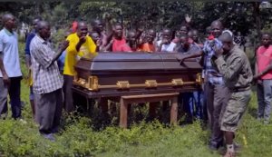 Umugabo yatangije imyitozo ihoraho ku bazamubyinira n'abazamuririra yapfuye