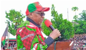 Agathon Rwasa uherutse kwirukana bamwe mu ishyaka CNL nabo bamuhiritse ku buyobozi bwaryo