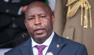 Perezida Ndayishimiye yafatiye ibihano bamwe mu bajyanama be yise Abanebwe