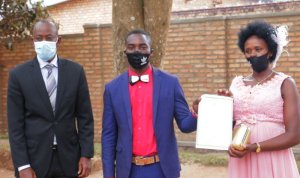 Huye: Meya Sebutege yasezeranyije ba bageni gitifu wa Mbazi yanze gusezeranya